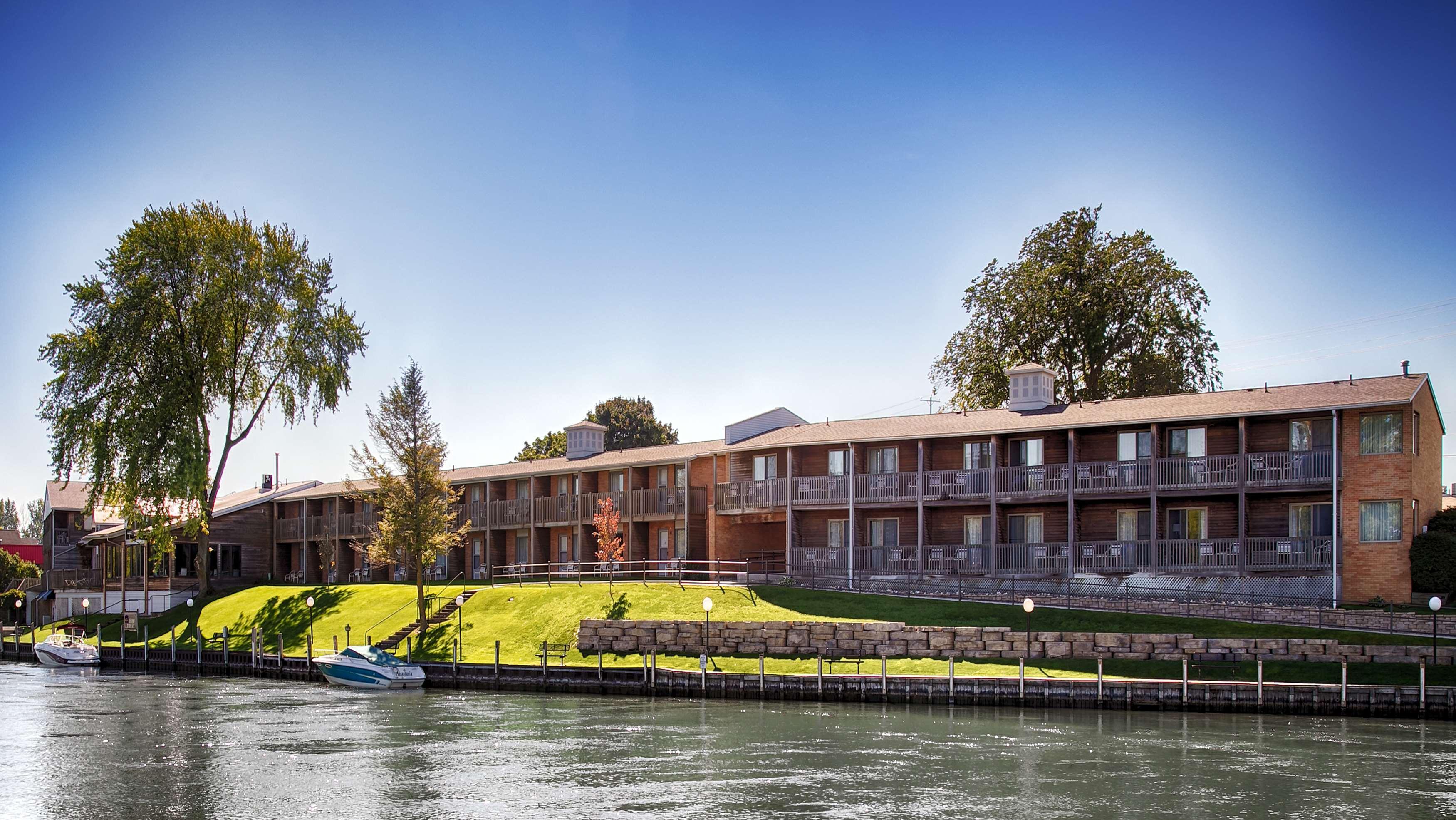 Best Western River Terrace Cheboygan Extérieur photo