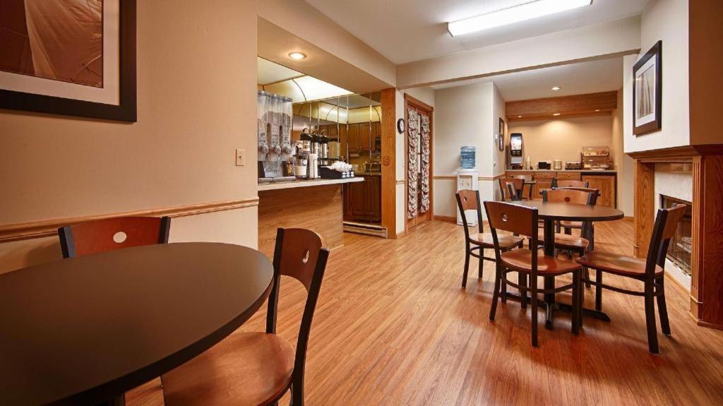 Best Western River Terrace Cheboygan Extérieur photo