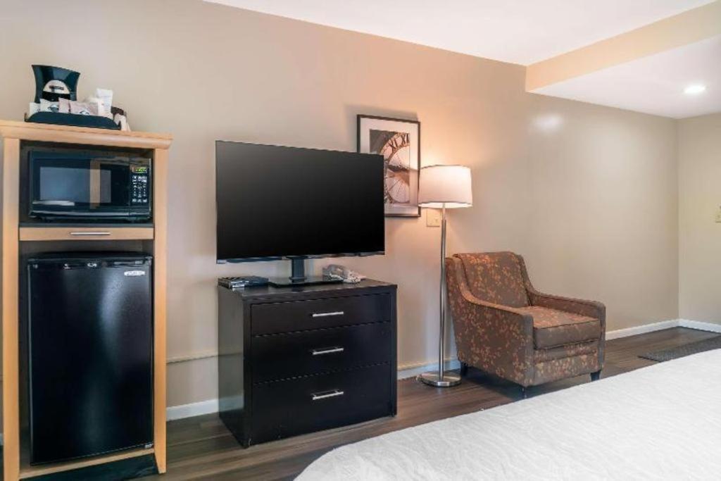 Best Western River Terrace Cheboygan Extérieur photo