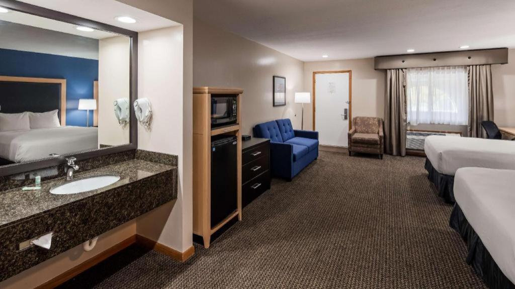 Best Western River Terrace Cheboygan Extérieur photo