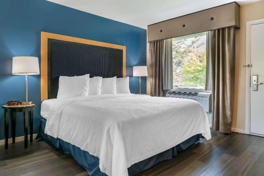 Best Western River Terrace Cheboygan Extérieur photo